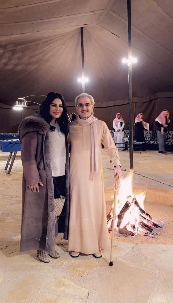 في لقطة تعكس التقدير المتبادل والروح الطيبة